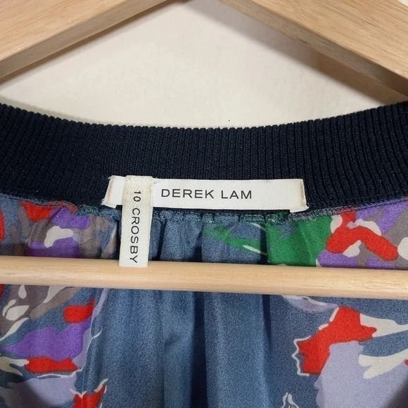 10 Crosby Derek Lam  Floral Back Navy Sweater - Picture 8 of 14